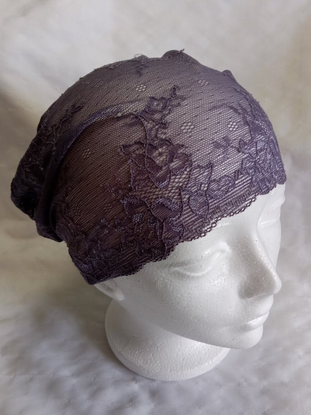 Lilac-grey stretch lace bonnet